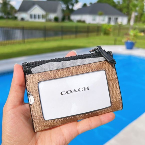 NWT Coach X Peanuts Mini Skinny Id Case In Signature Canvas With Snoopy Print - Picture 2 of 6